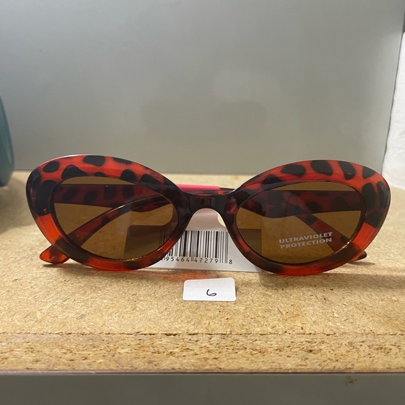 Oval shape tortoise style sunglasses - Picture 2 of 9